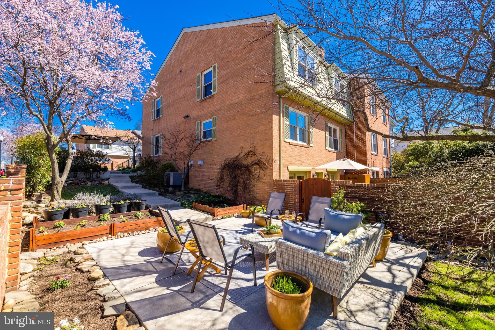 LONDON SQUARE - Residential