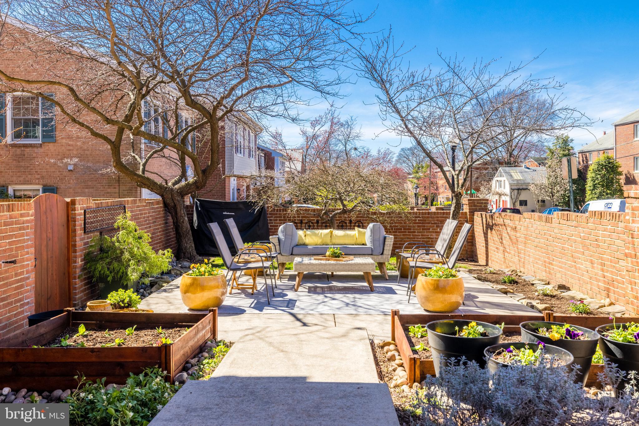 LONDON SQUARE - Residential