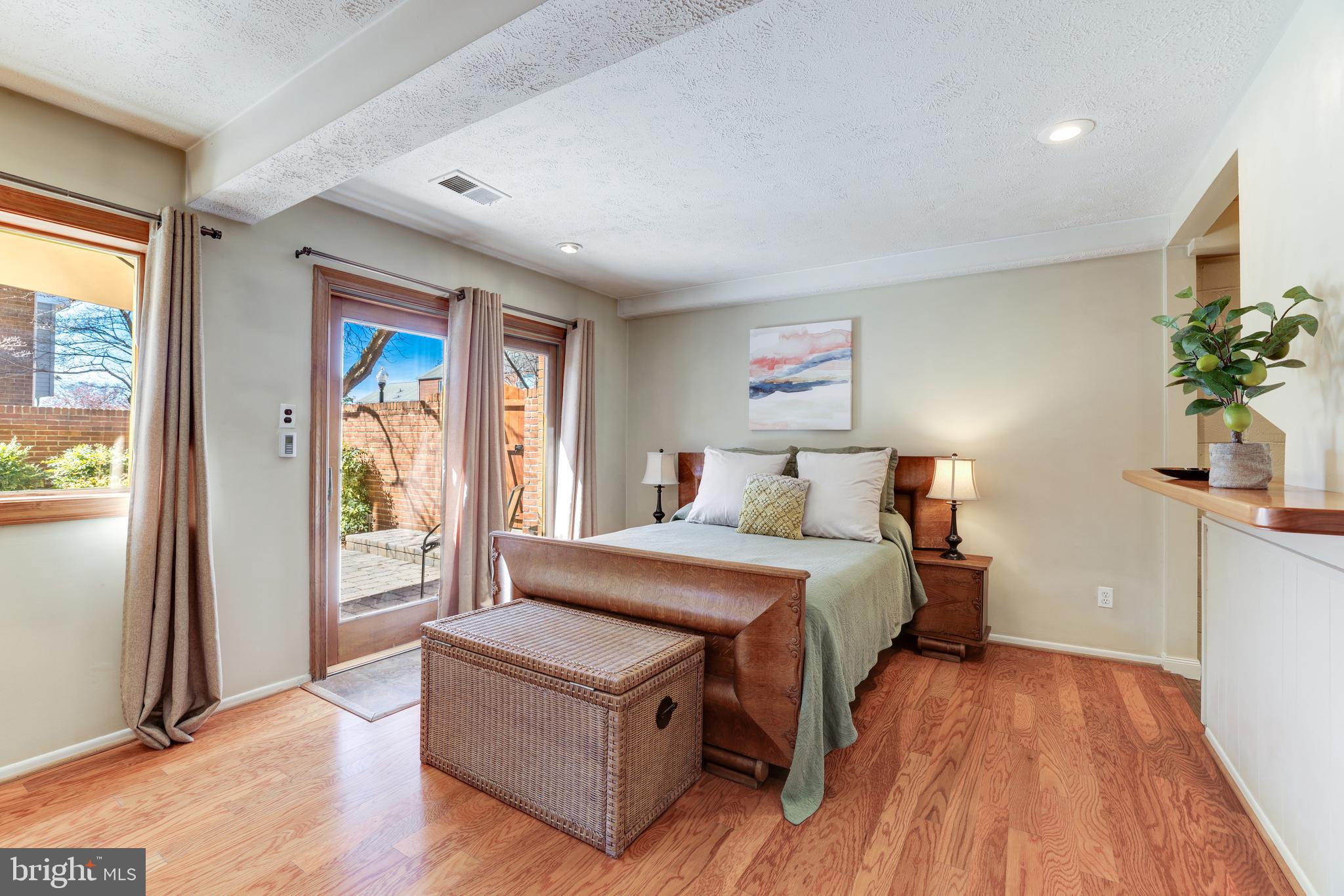 LONDON SQUARE - Residential