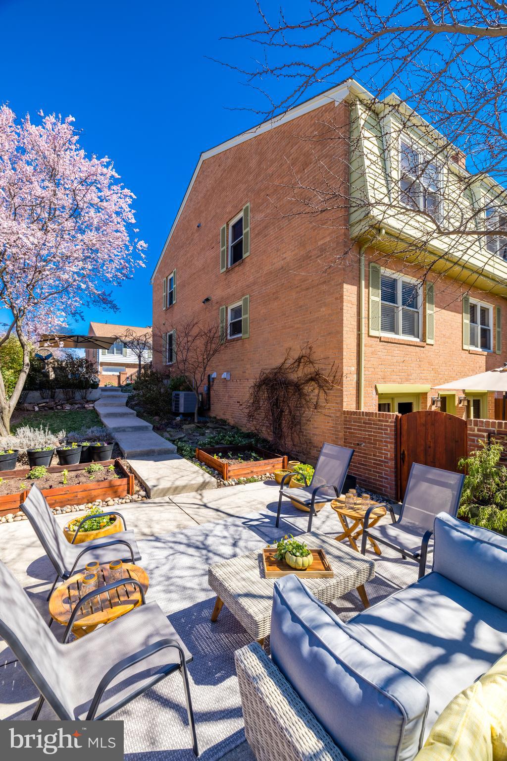 LONDON SQUARE - Residential