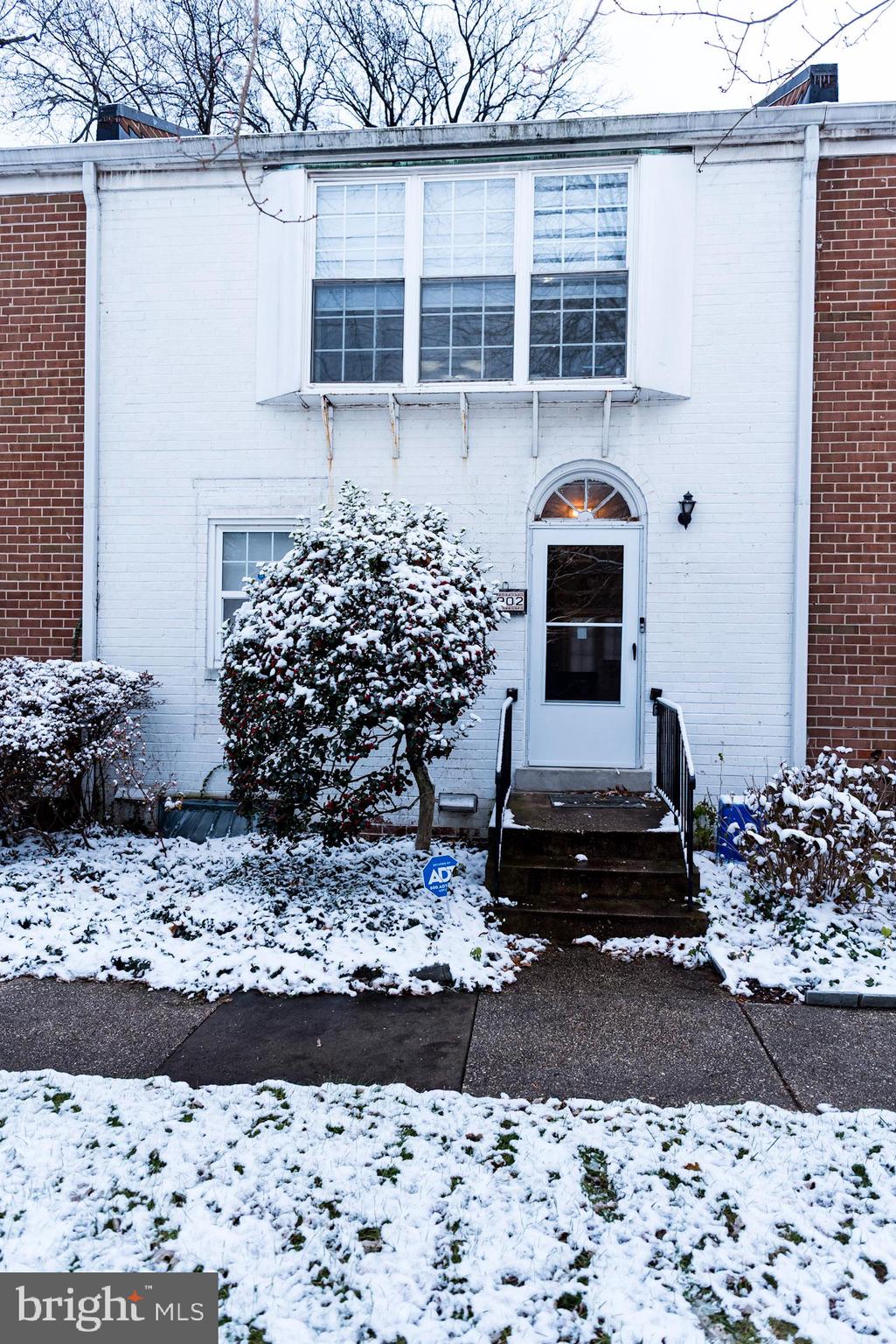 8902 16TH STREET 8902