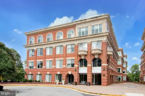 625 Slaters Lane Unit 204, Alexandria, VA 22314 - MLS#: VAAX2044854