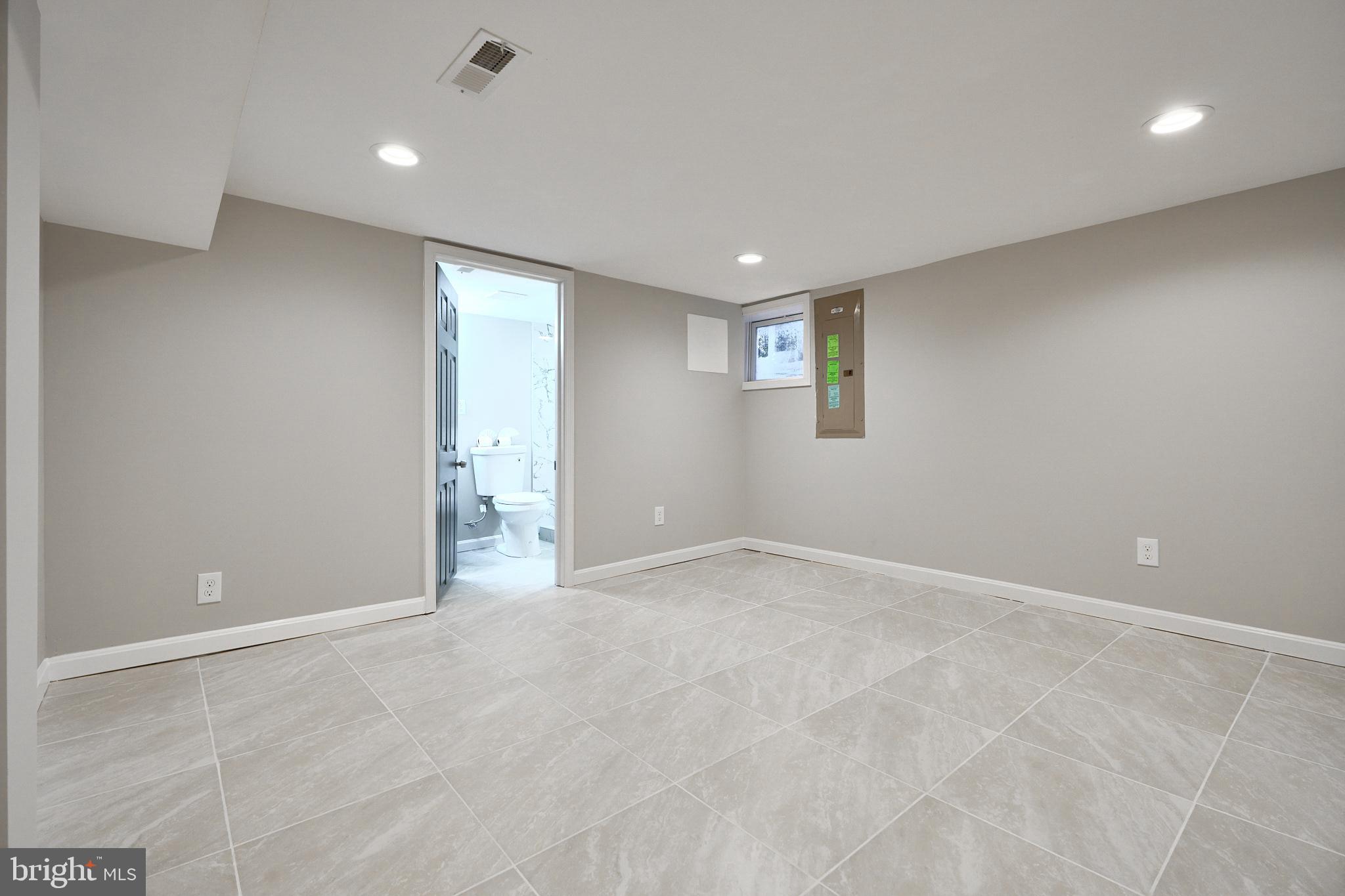 LAURAVILLE HISTORIC DISTRICT - Residential