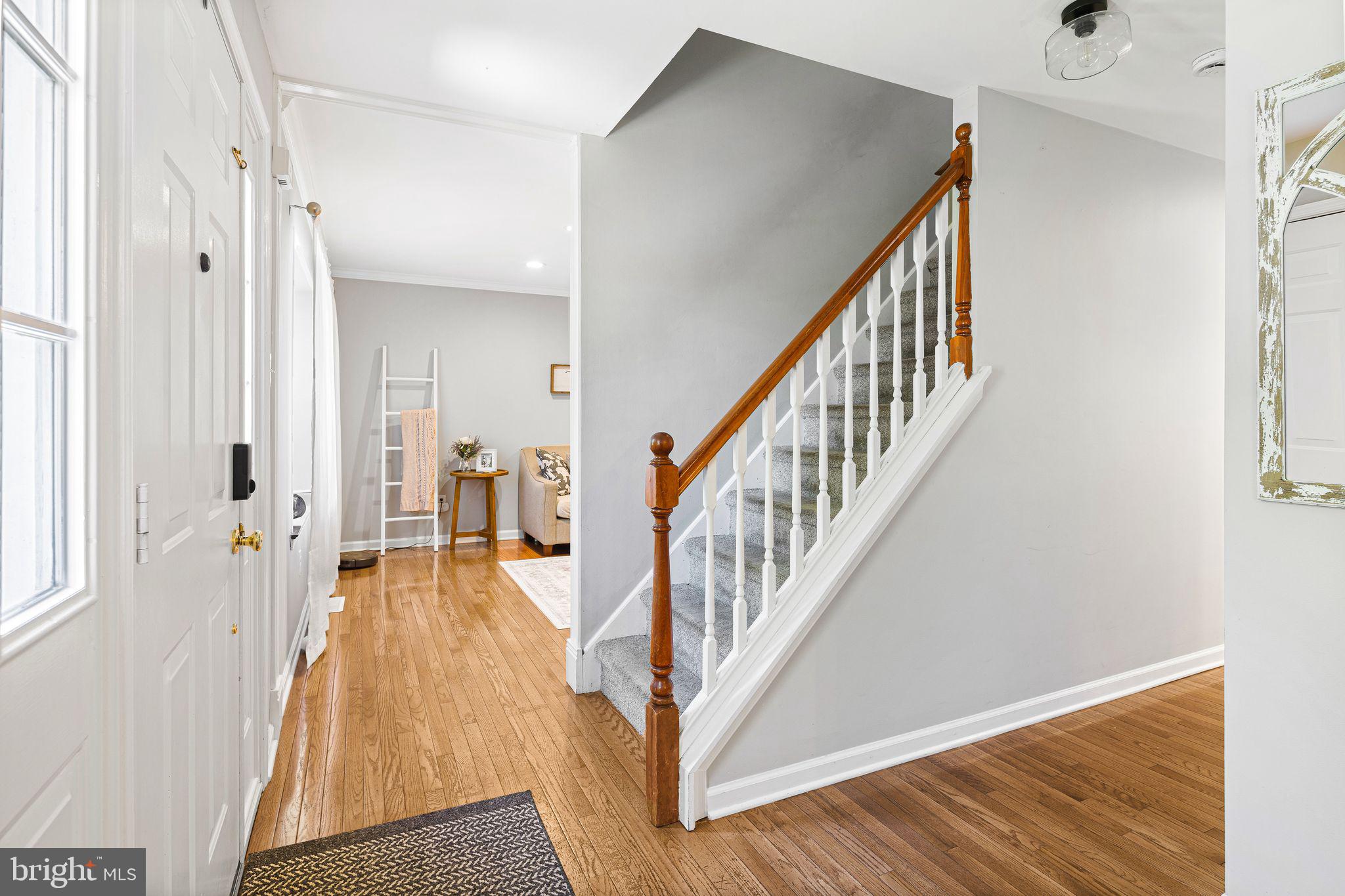 212 GRAYS LANE