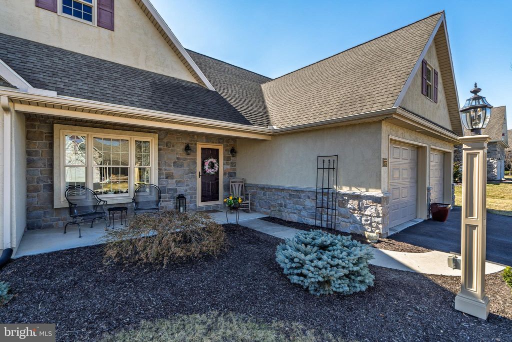 Photo of 733 Heather Ridge, MANHEIM, PA 17545 (MLS # PALA2065186)