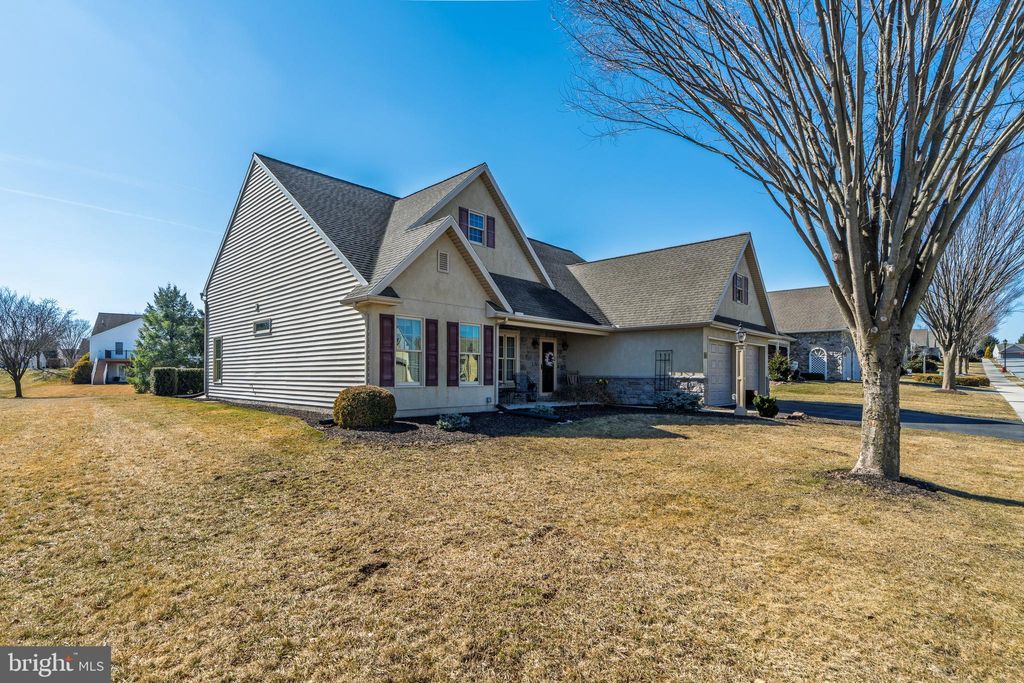 Photo of 733 Heather Ridge, MANHEIM, PA 17545 (MLS # PALA2065186)