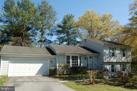 13821 Wisteria Drive, Germantown, MD MLS: MDMC2175804