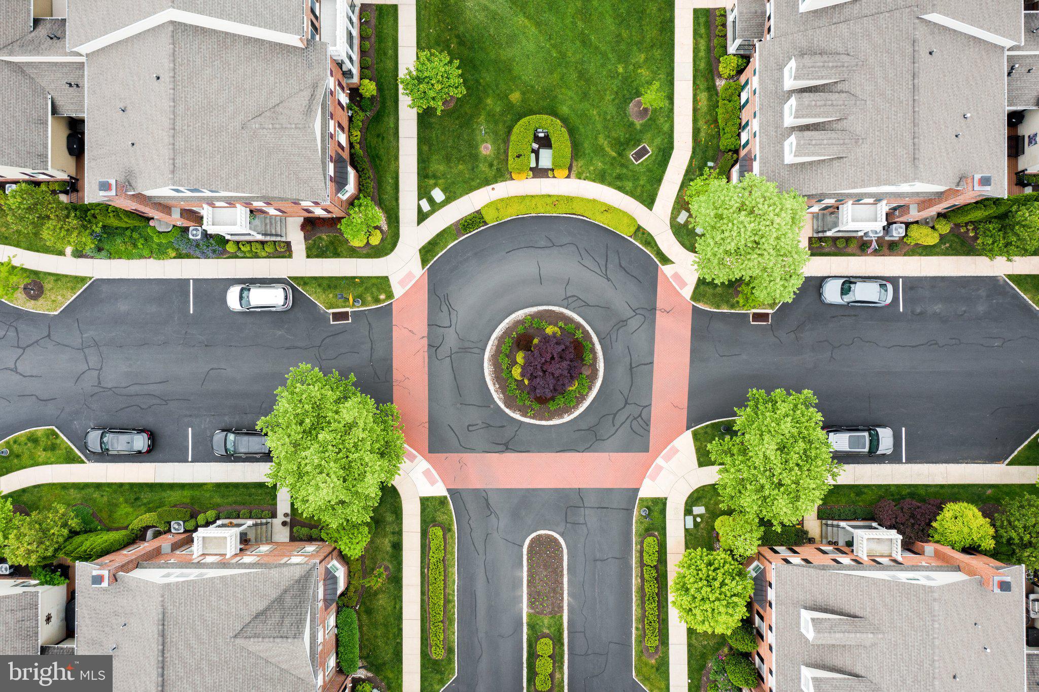 NEWTOWN WALK - Residential