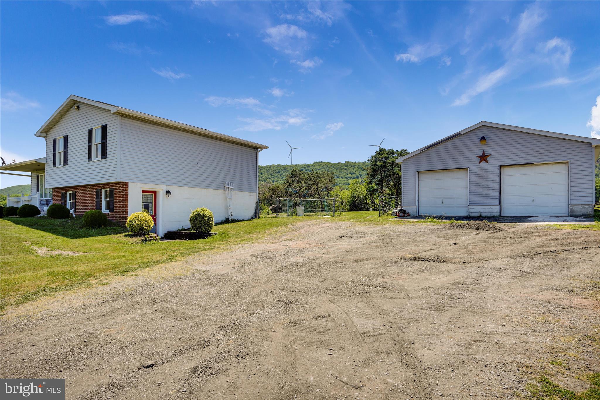 108 HOLLOW ROAD