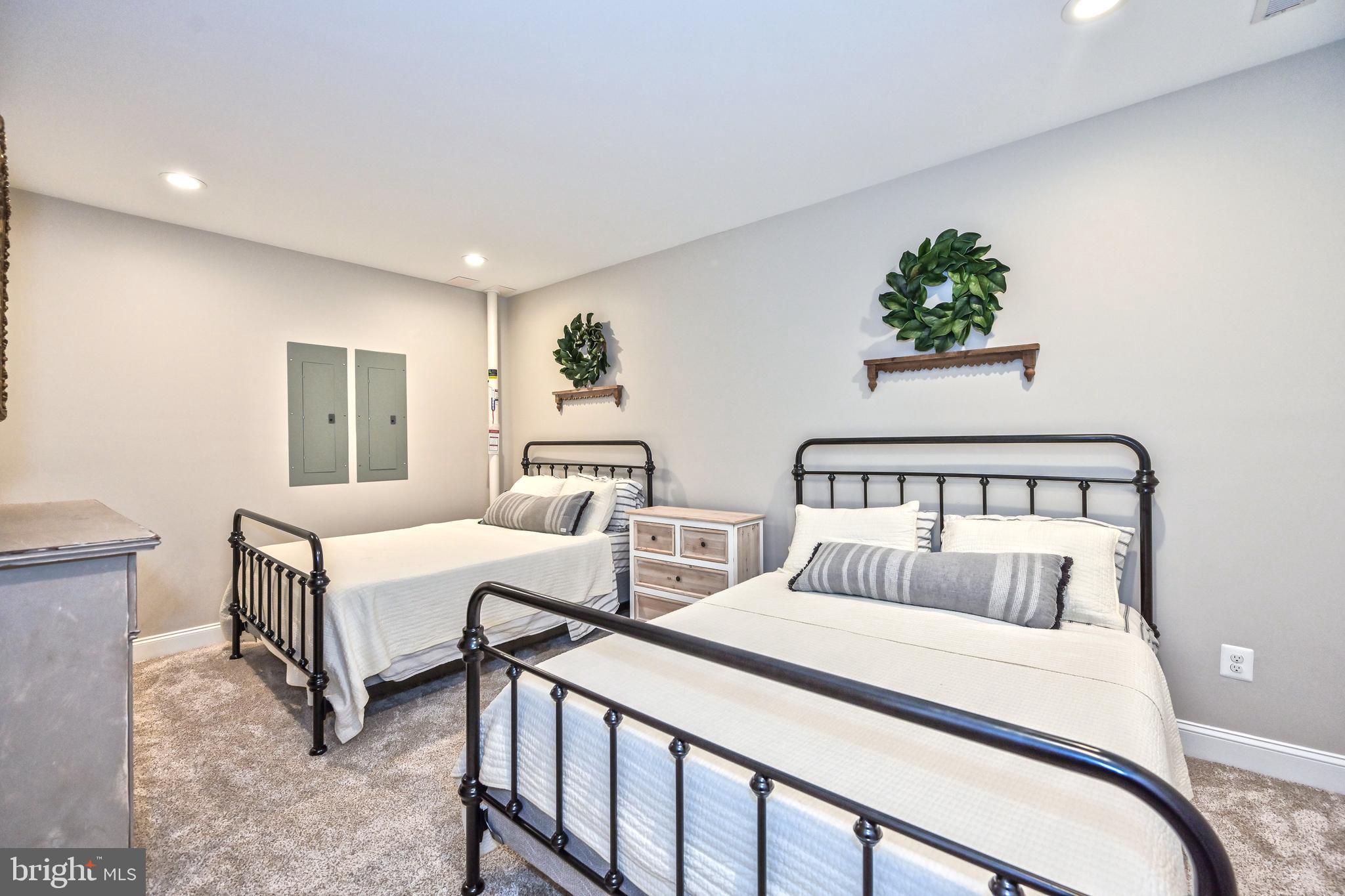 BLACK OAK RIDGE - Residential