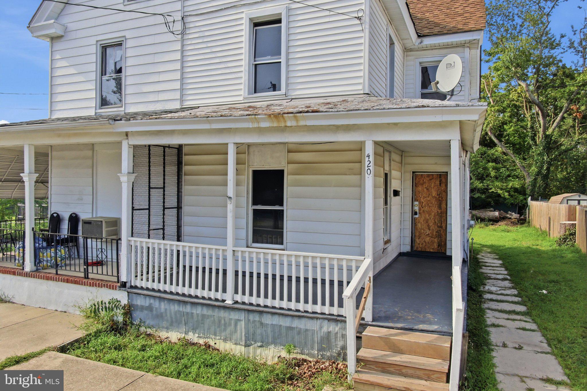 420 OAK STREET E