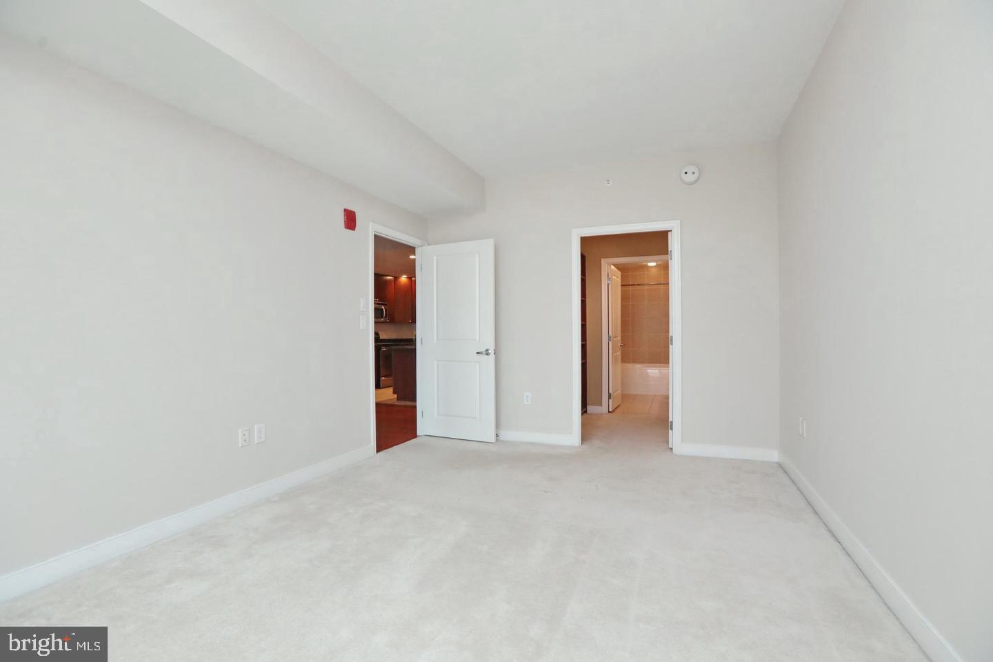 ONE NATIONAL HARBOR CONDOMINIUM - Residential Lease