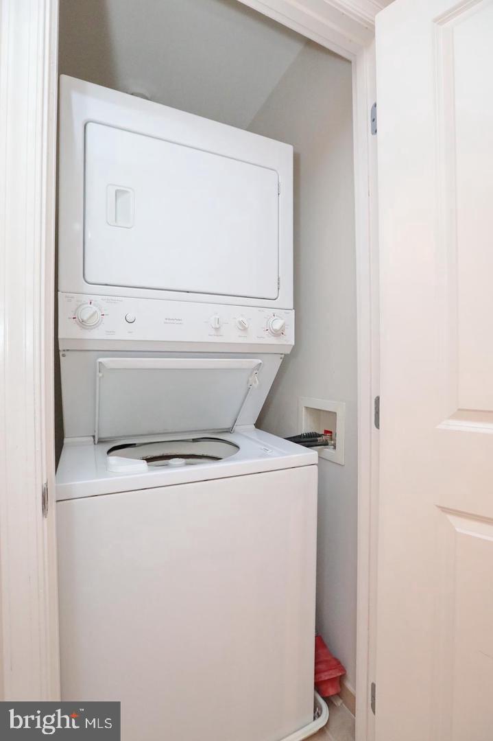 ONE NATIONAL HARBOR CONDOMINIUM - Residential Lease