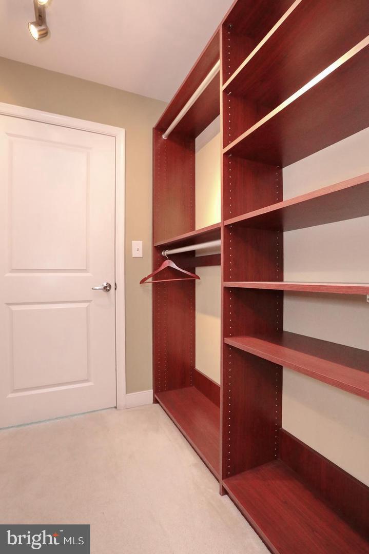 ONE NATIONAL HARBOR CONDOMINIUM - Residential Lease