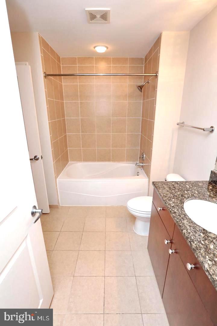 ONE NATIONAL HARBOR CONDOMINIUM - Residential Lease