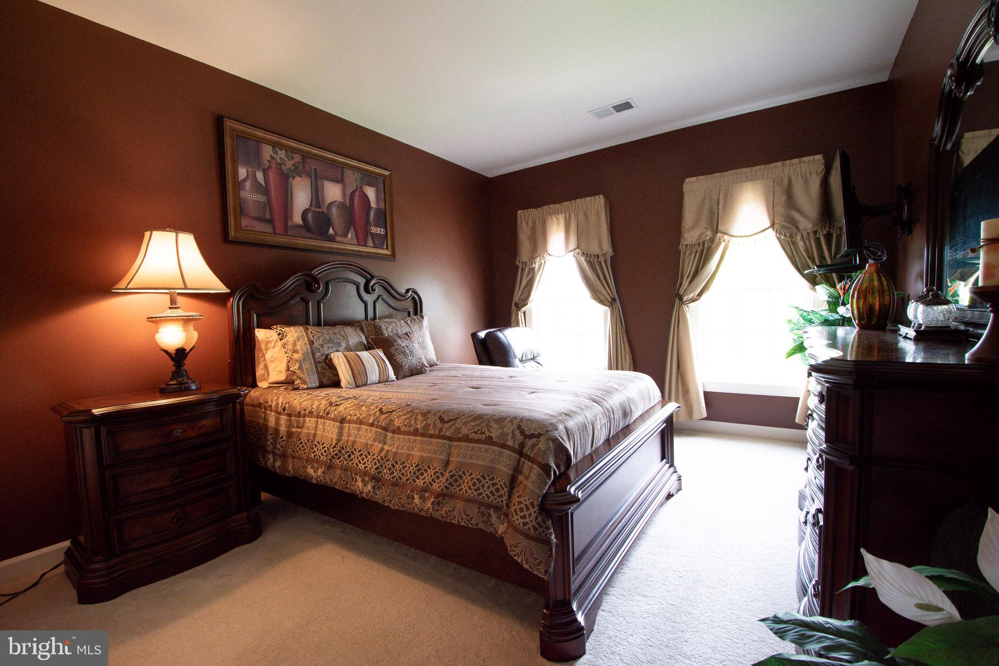 LANSDOWNE ON THE POTOMAC - Residential