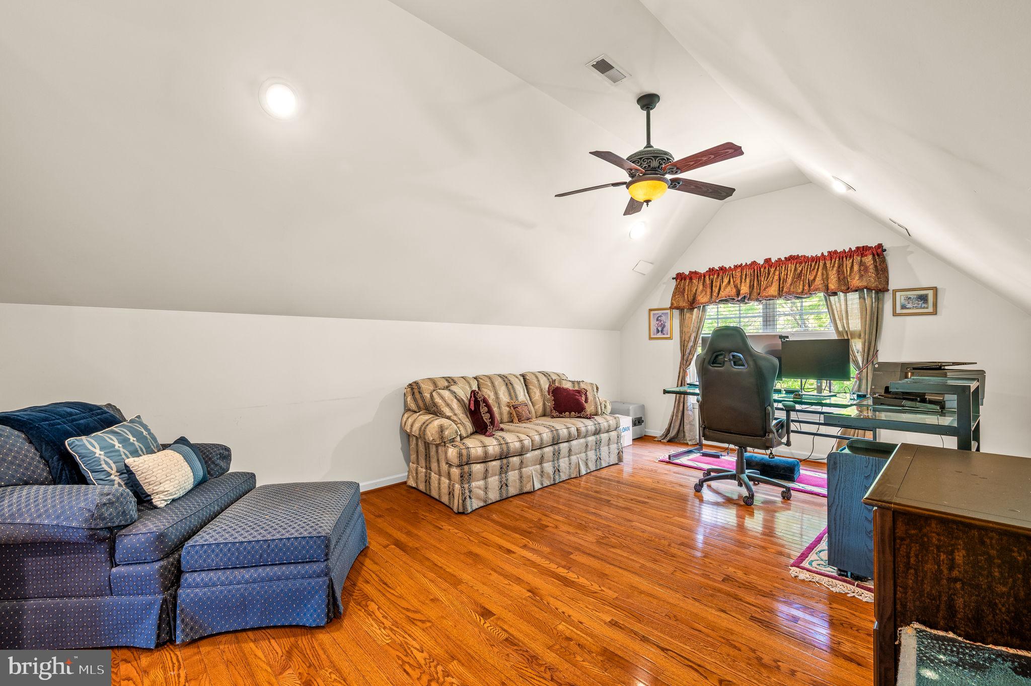 GARNET VALLEY WOODS - Residential