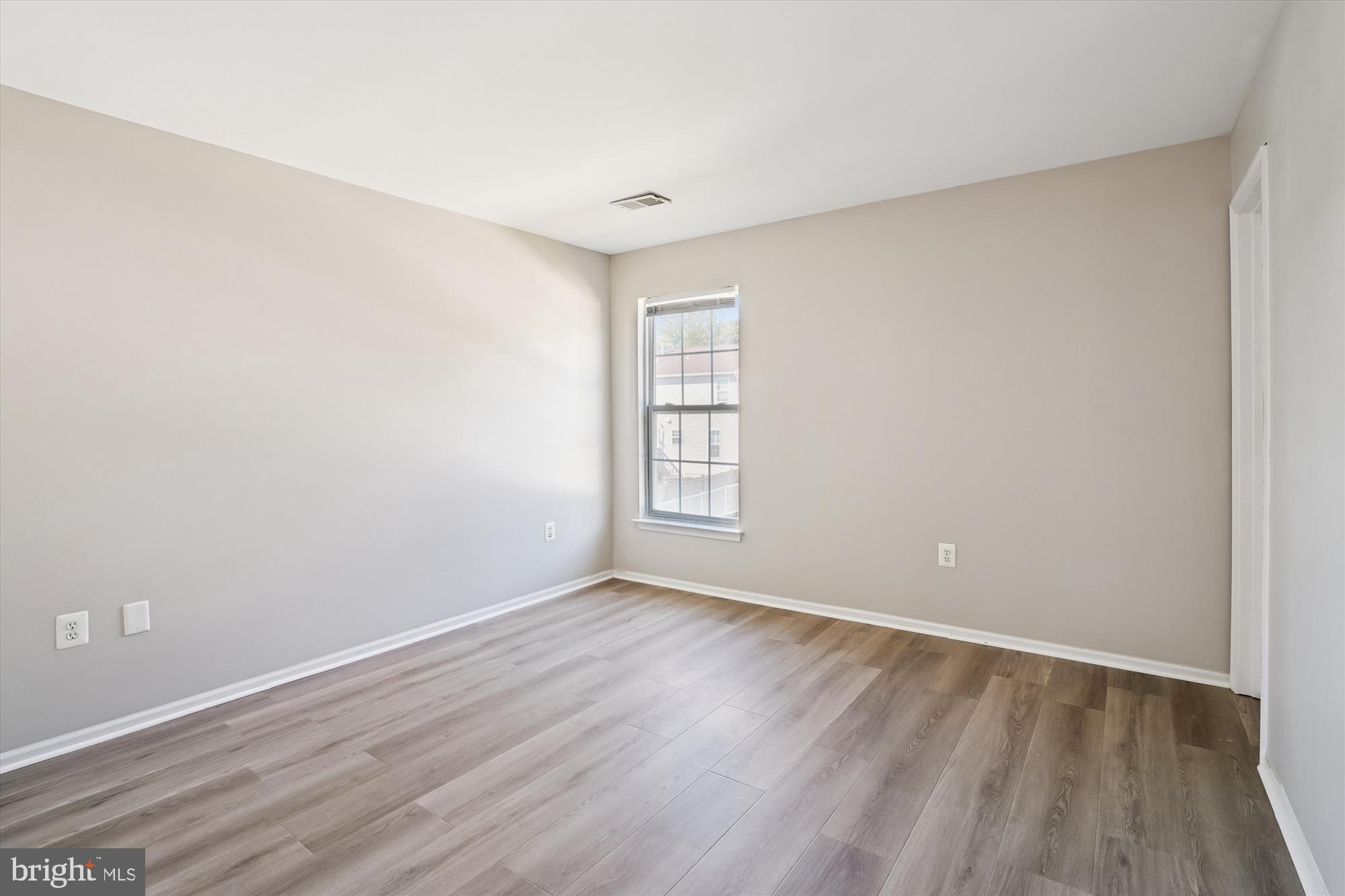 8 MINTWOOD DRIVE