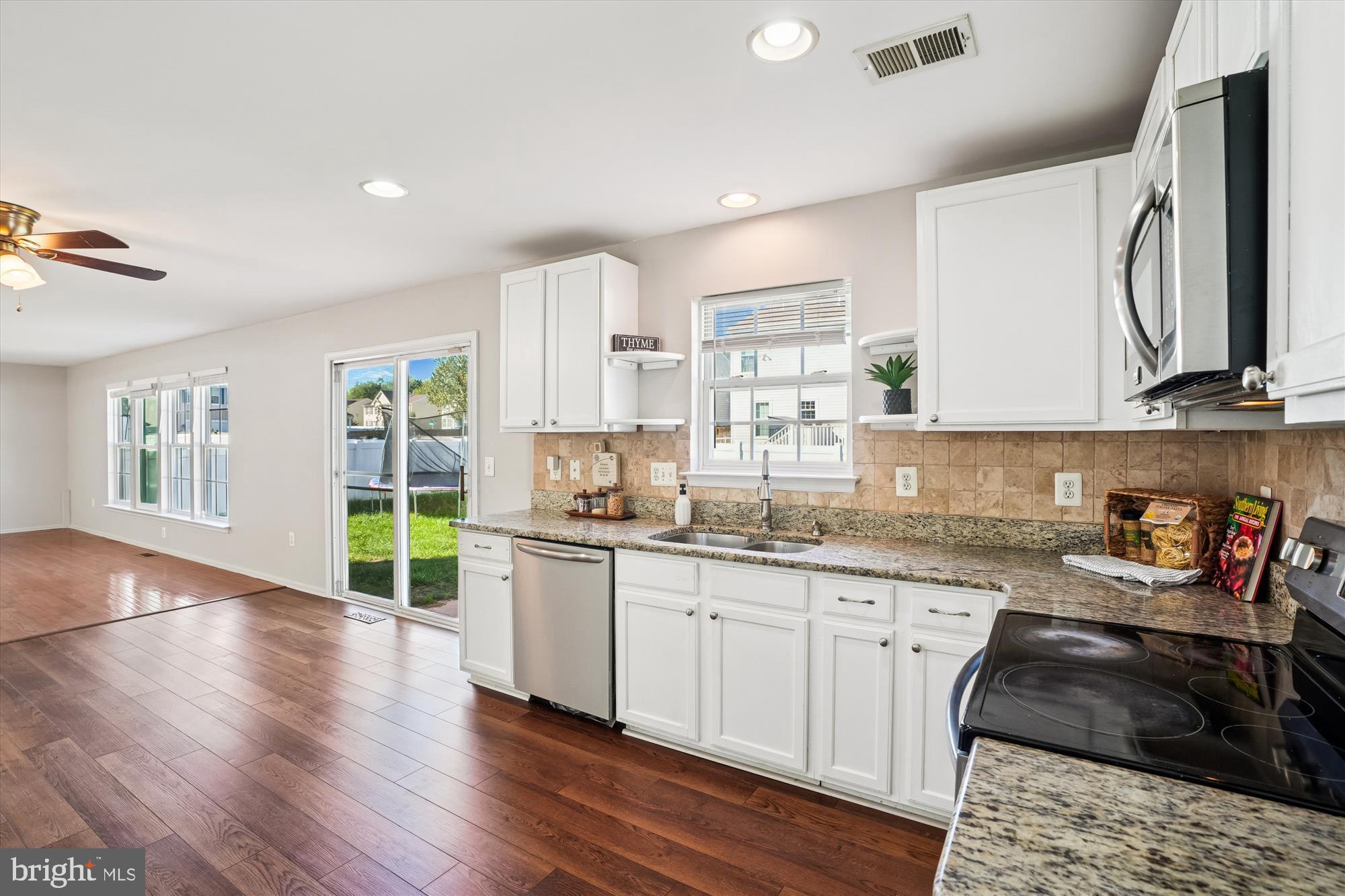 STRATFORD PLACE - Residential