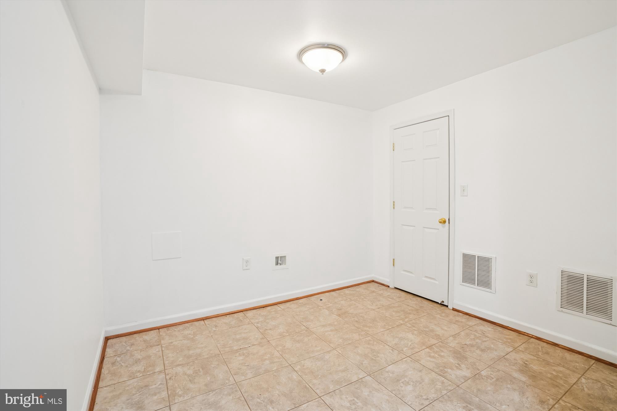 STRATFORD PLACE - Residential