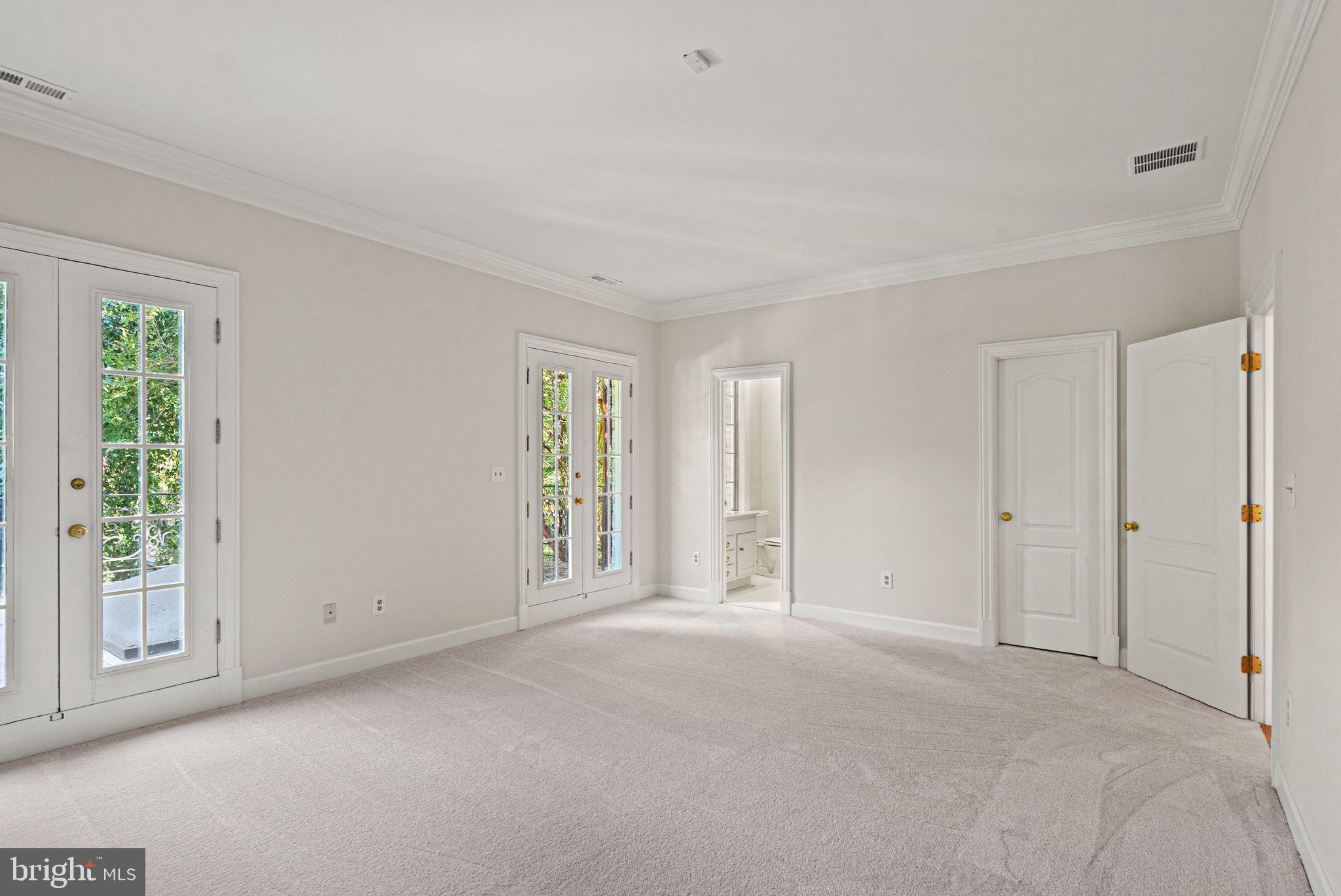 FALCONHURST - Residential