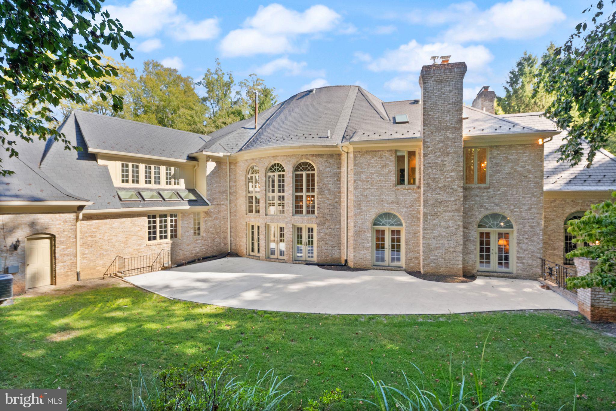 FALCONHURST - Residential