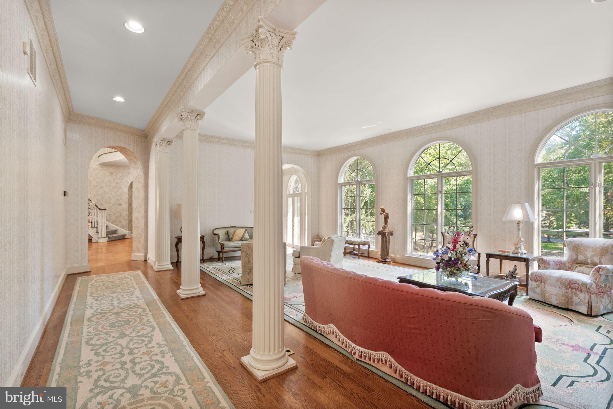 FALCONHURST - Residential