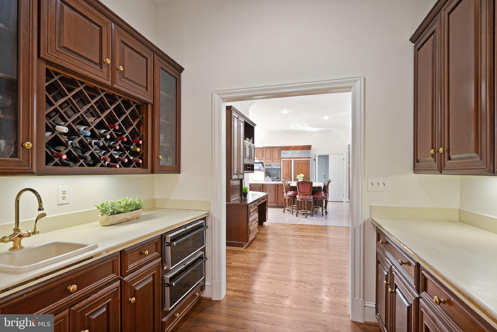 FALCONHURST - Residential