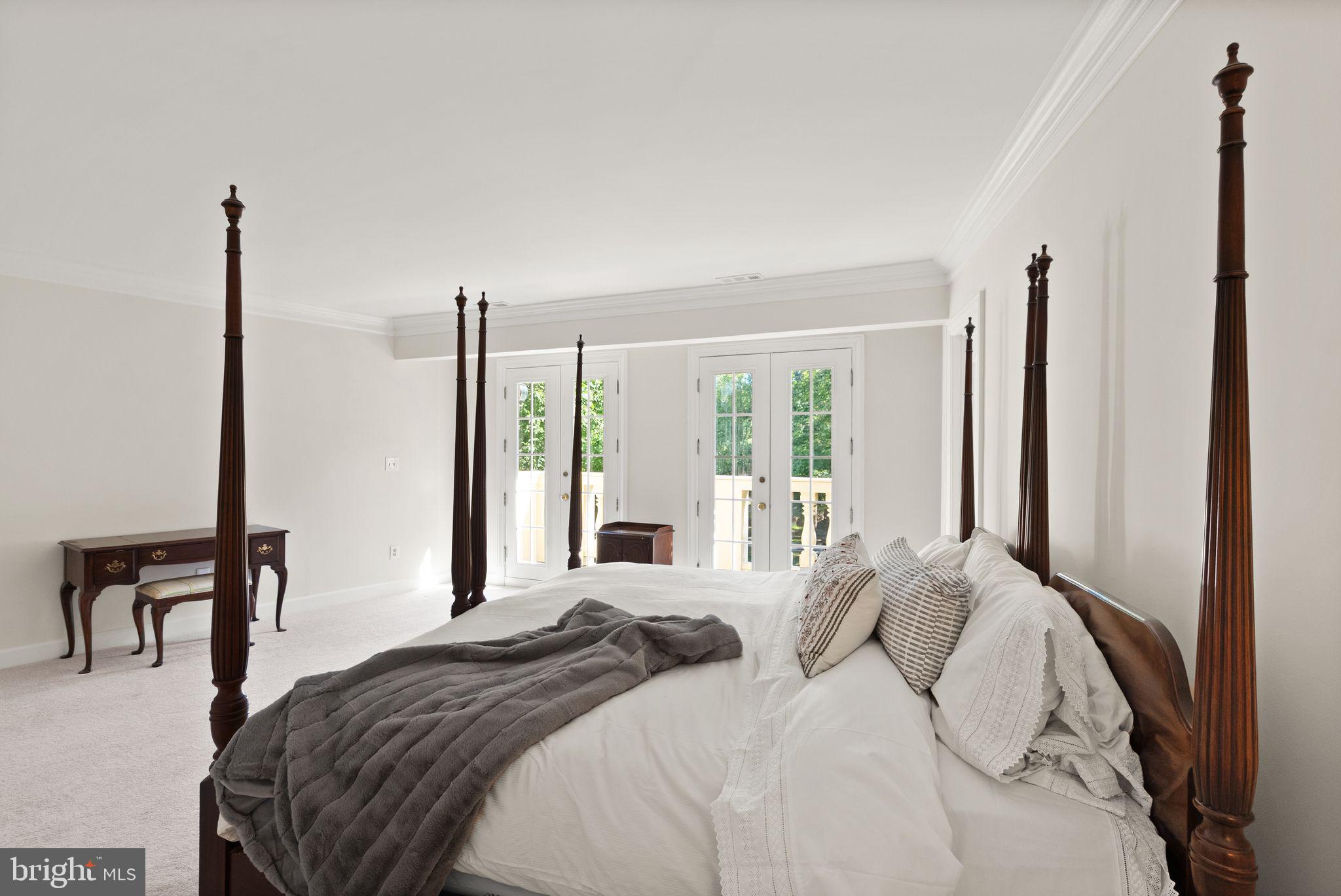 FALCONHURST - Residential