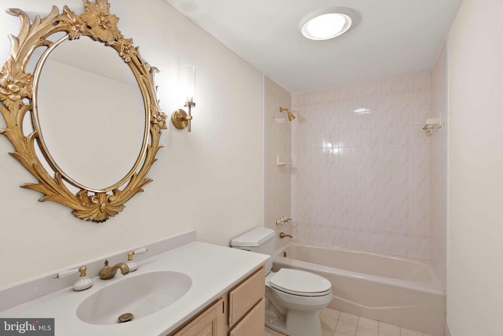 FALCONHURST - Residential