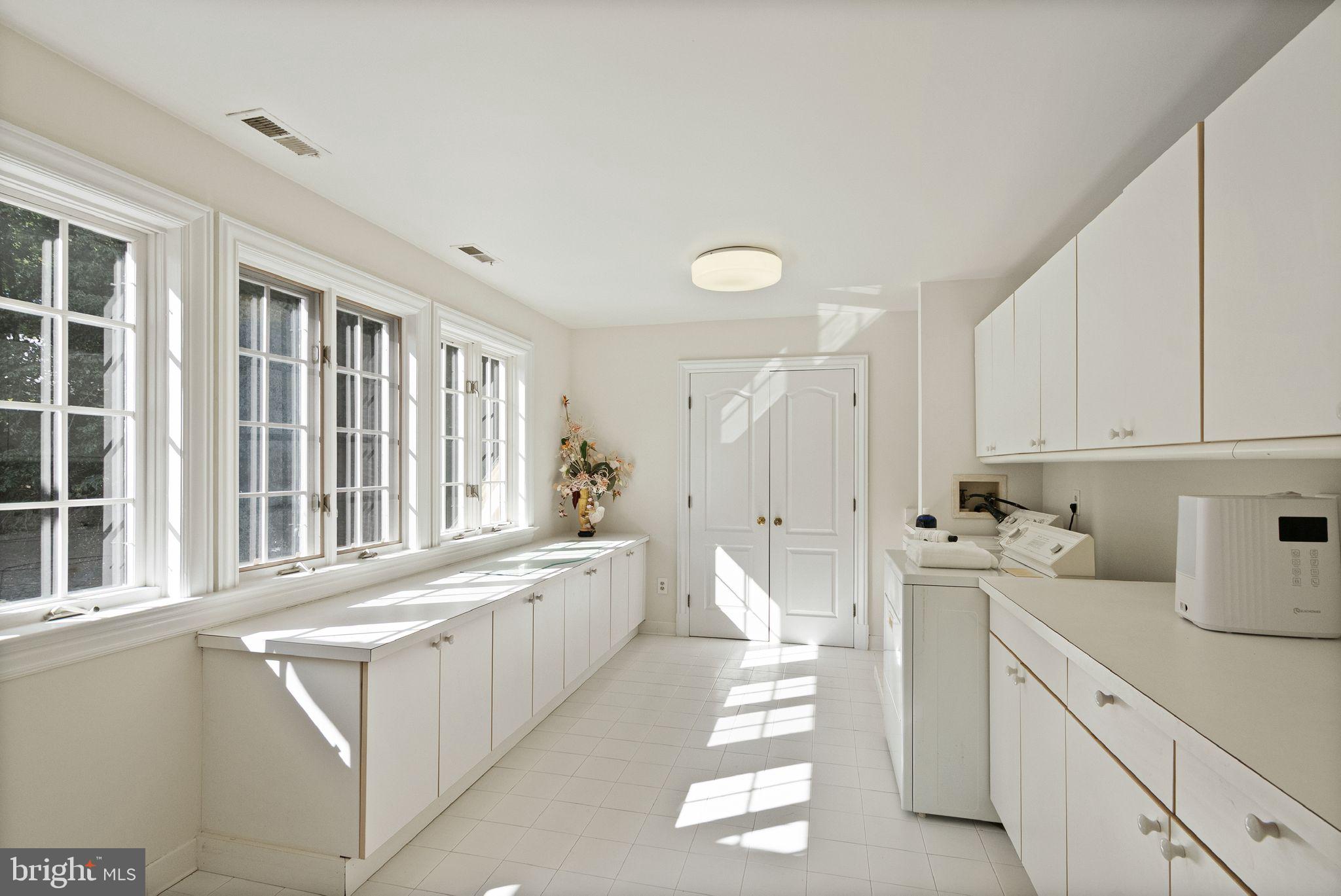 FALCONHURST - Residential