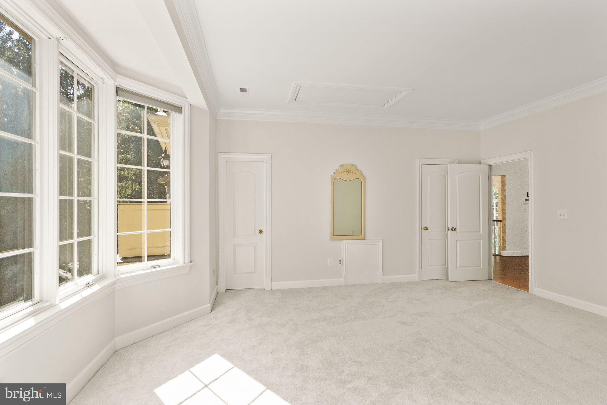 FALCONHURST - Residential