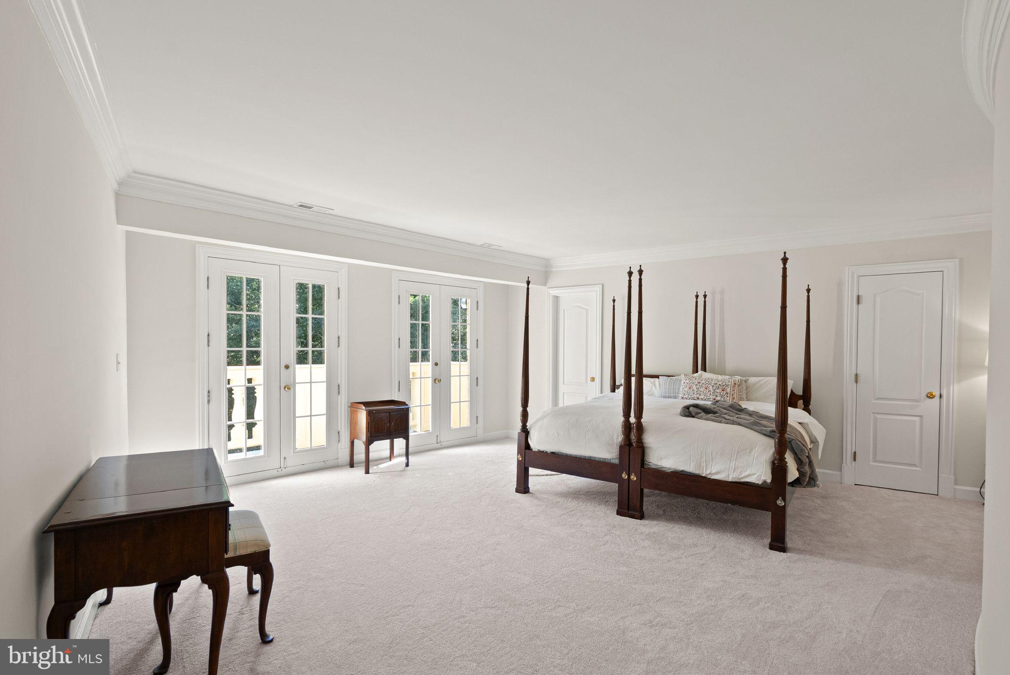 FALCONHURST - Residential