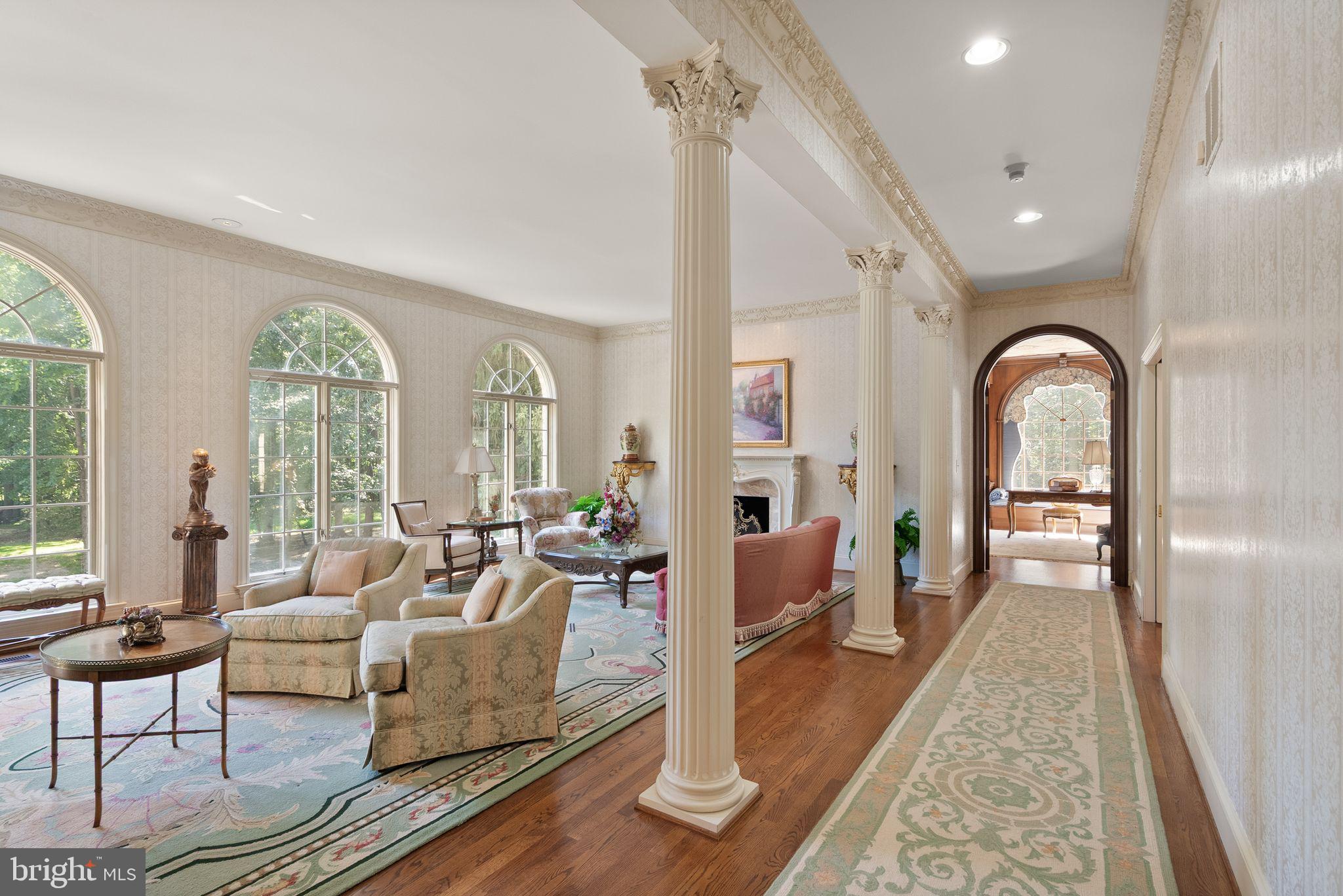 FALCONHURST - Residential