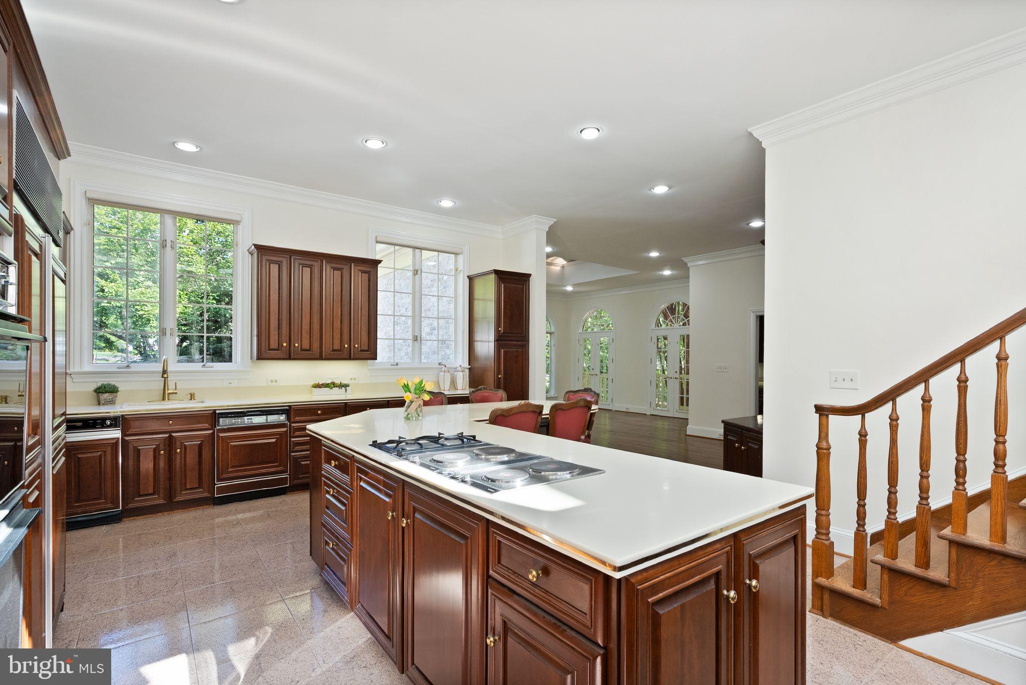 FALCONHURST - Residential