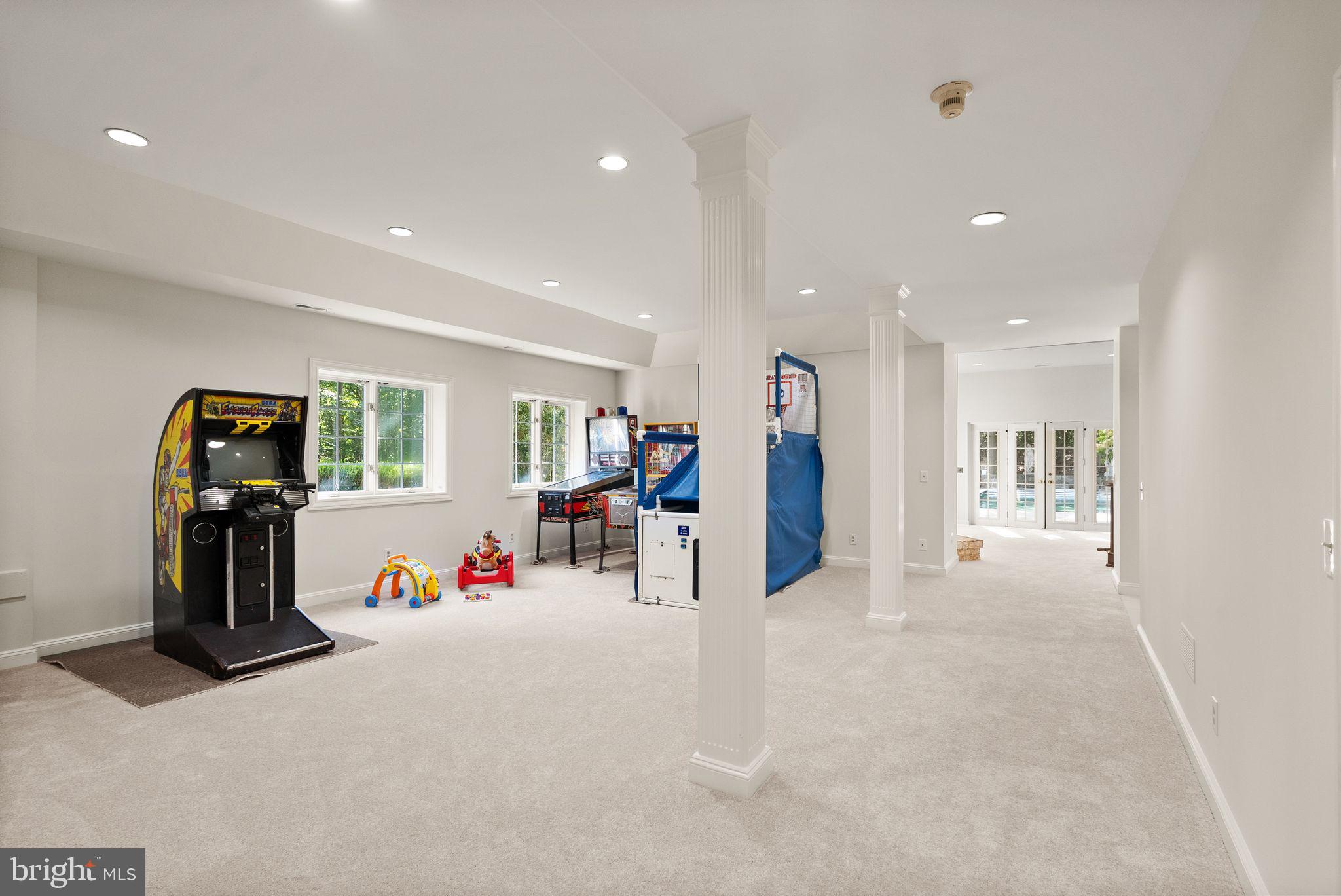 FALCONHURST - Residential