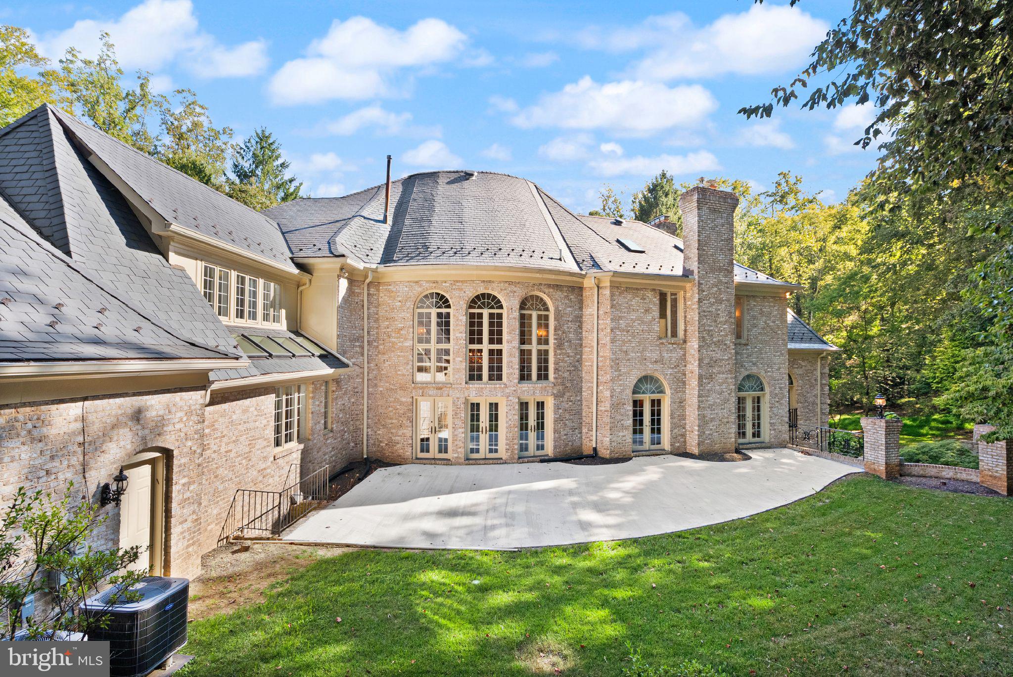 FALCONHURST - Residential