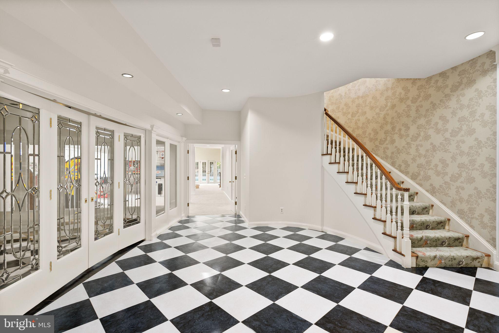 FALCONHURST - Residential