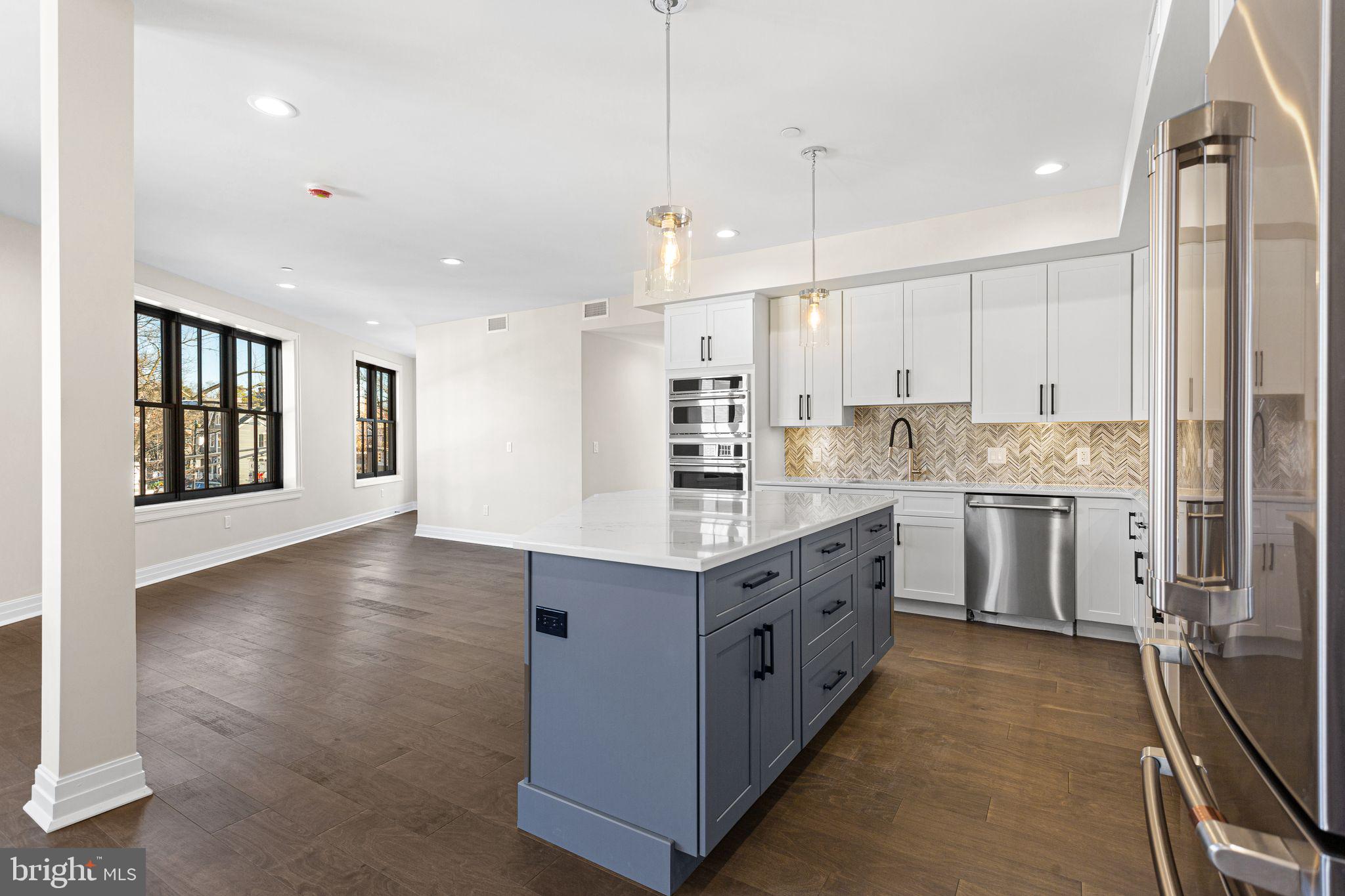 151 KINGS HIGHWAY E B