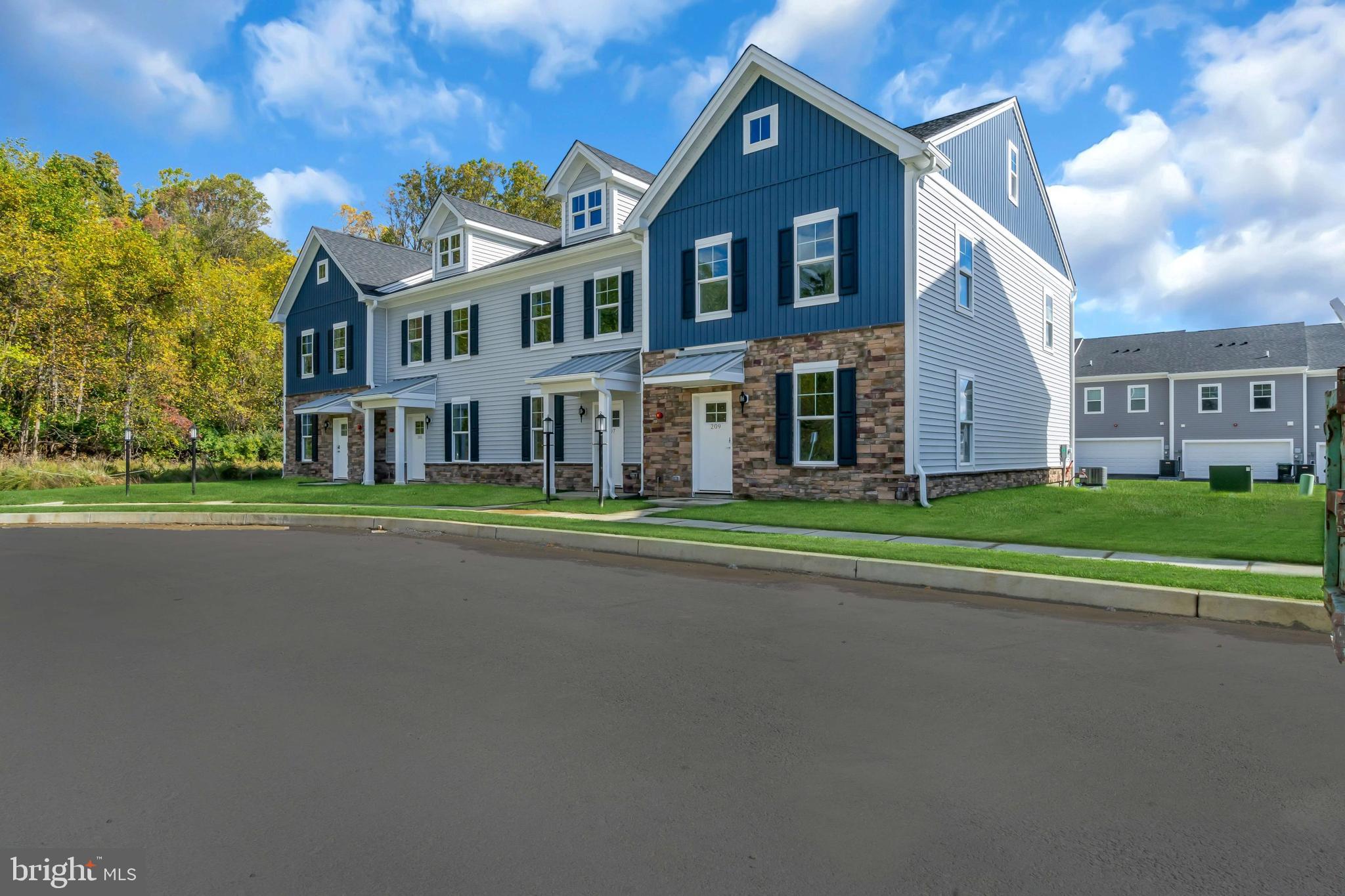 MI-PLACE AT DOWNINGTOWN - Residential Lease