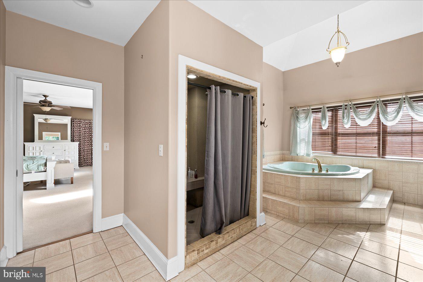 ROYAL OAKS - Residential