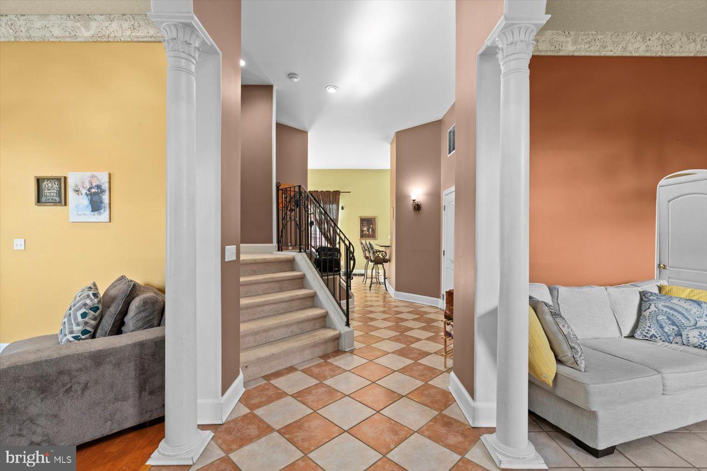 ROYAL OAKS - Residential