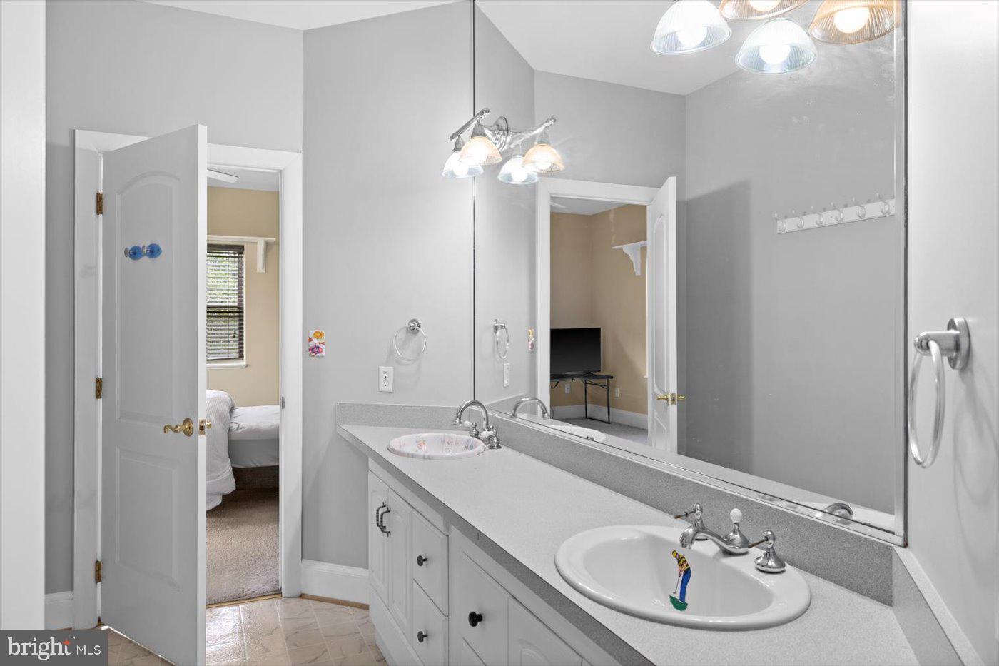 ROYAL OAKS - Residential