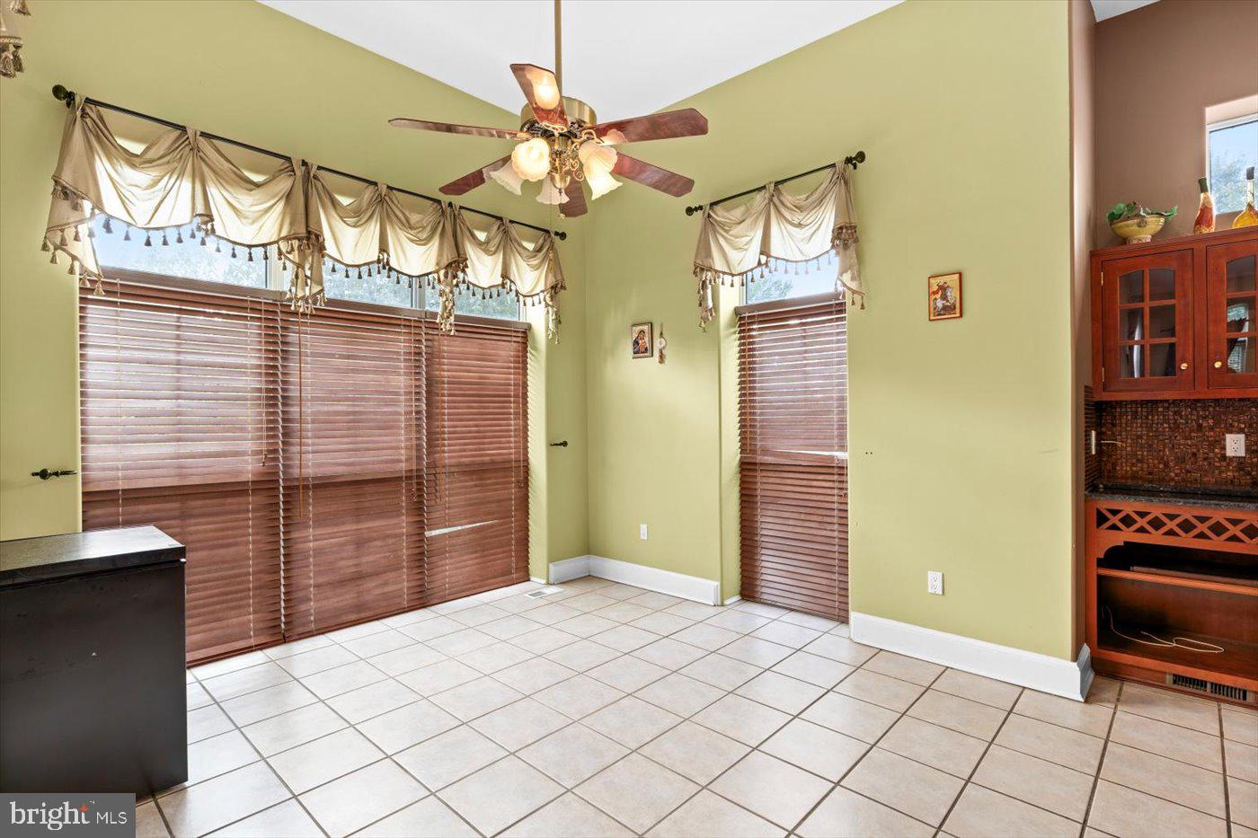 ROYAL OAKS - Residential