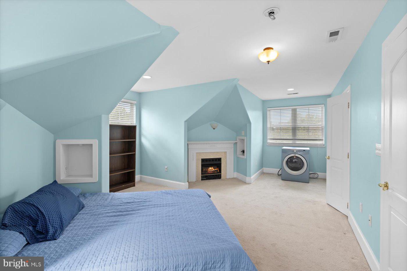 ROYAL OAKS - Residential