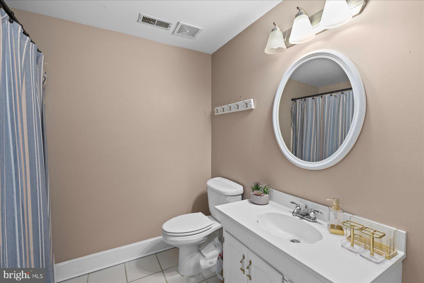 ROYAL OAKS - Residential