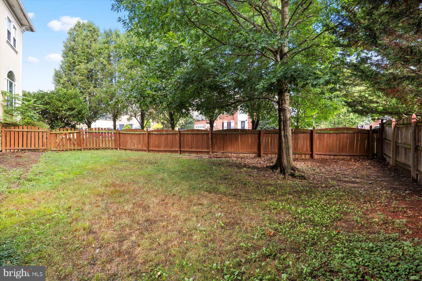 ROYAL OAKS - Residential