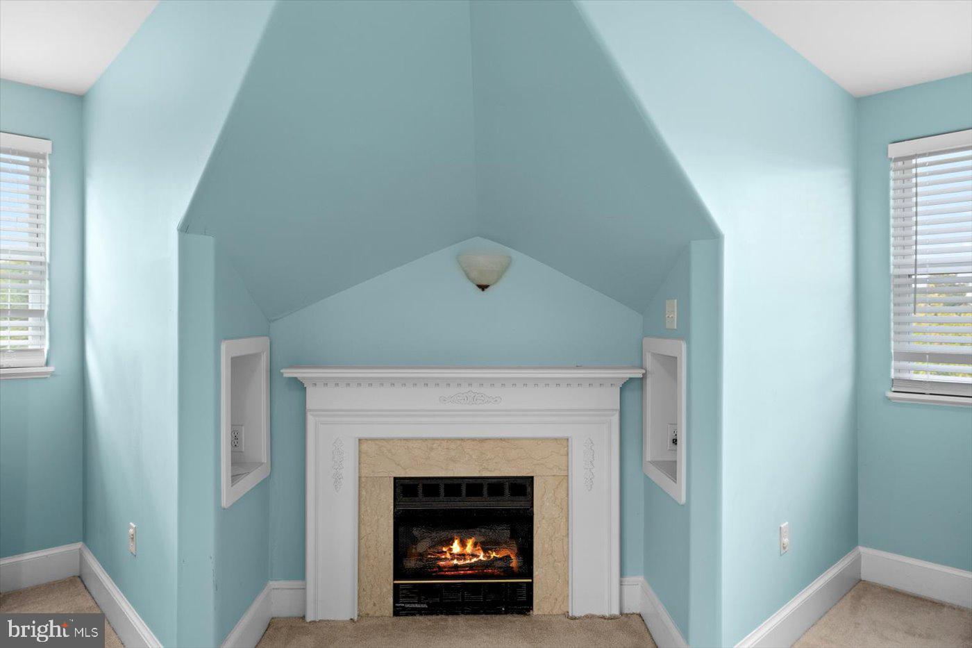 ROYAL OAKS - Residential