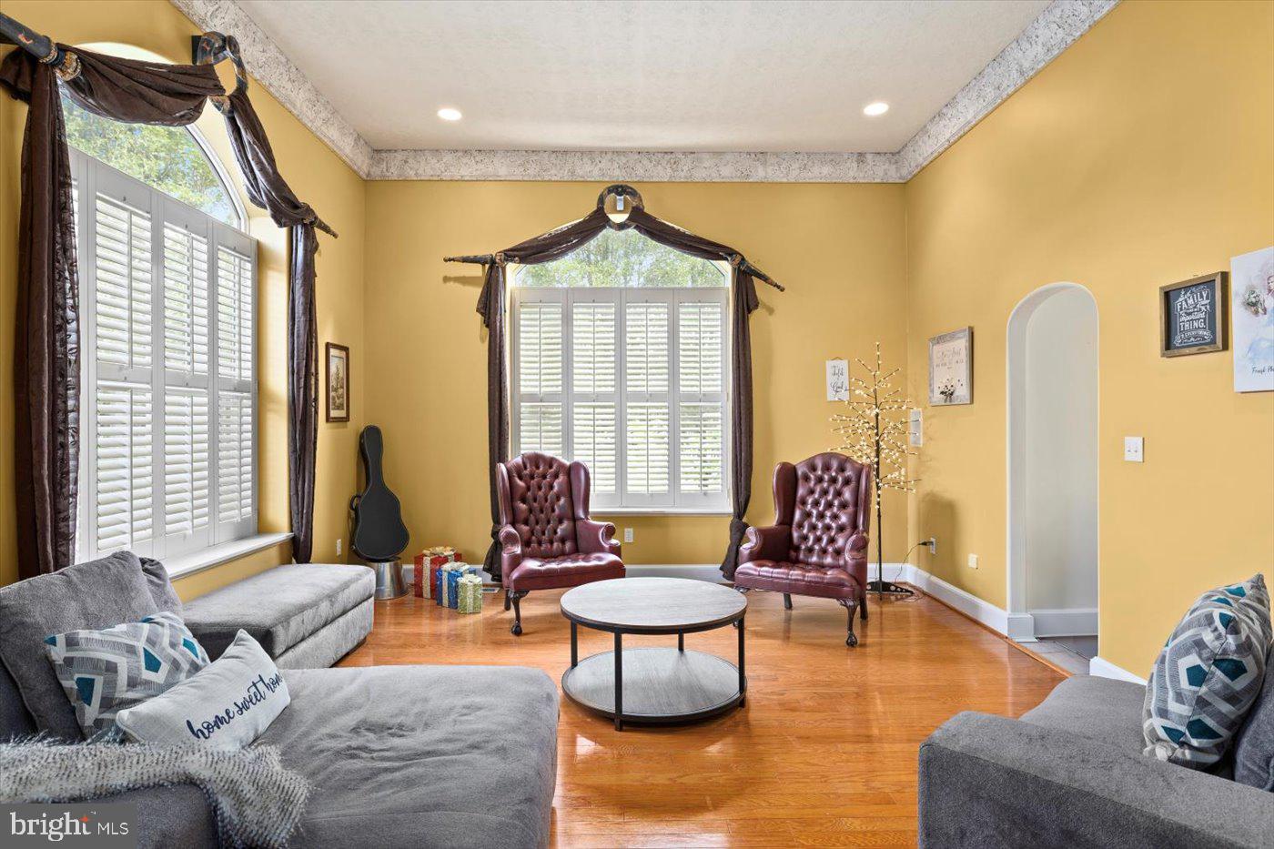 ROYAL OAKS - Residential