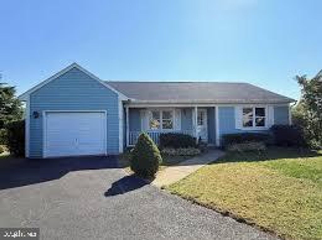 Photo of 220 Sycamore Lane, NEW HOLLAND, PA 17557 (MLS # PALA2085668)